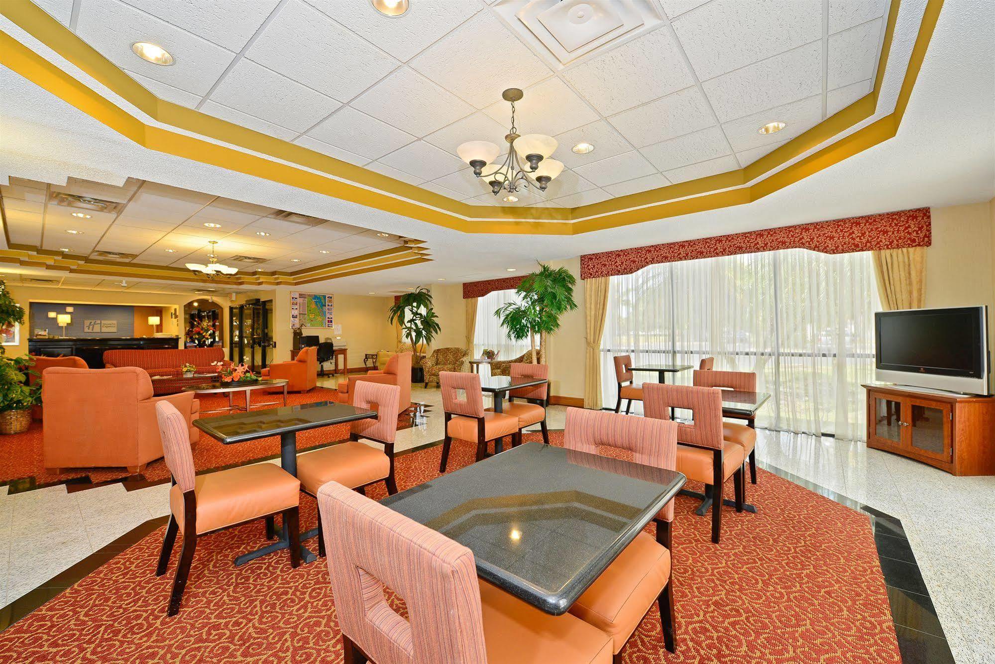 Holiday Inn Express Vero Beach-West I-95 By Ihg Ngoại thất bức ảnh